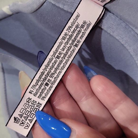 Victoria's Secret Bra - Picture 13 of 13